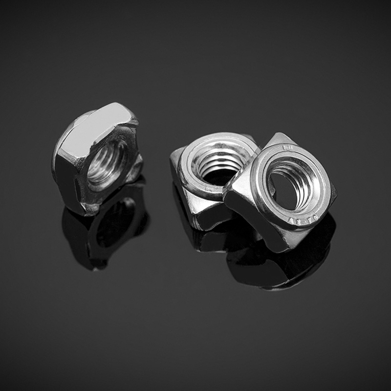 Nakrętki do spawania kwadratowe ze stali nierdzewnej DIN 928